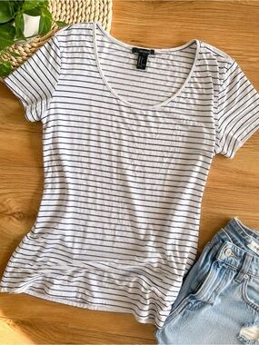 Forever 21 Gray White Striped Scoop Neck Tee Soft Lightweight Top S